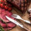 steak eten met mooie steakmes en vork luxury line