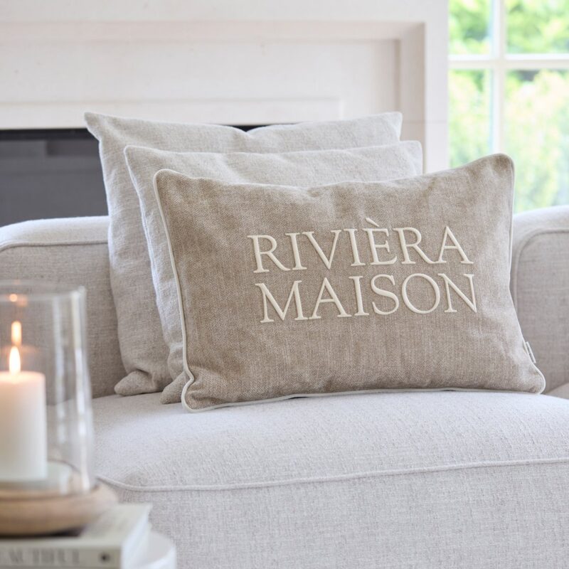 riviera-maison-boucle-kussenhoes-60x60-bedstyling.jpg