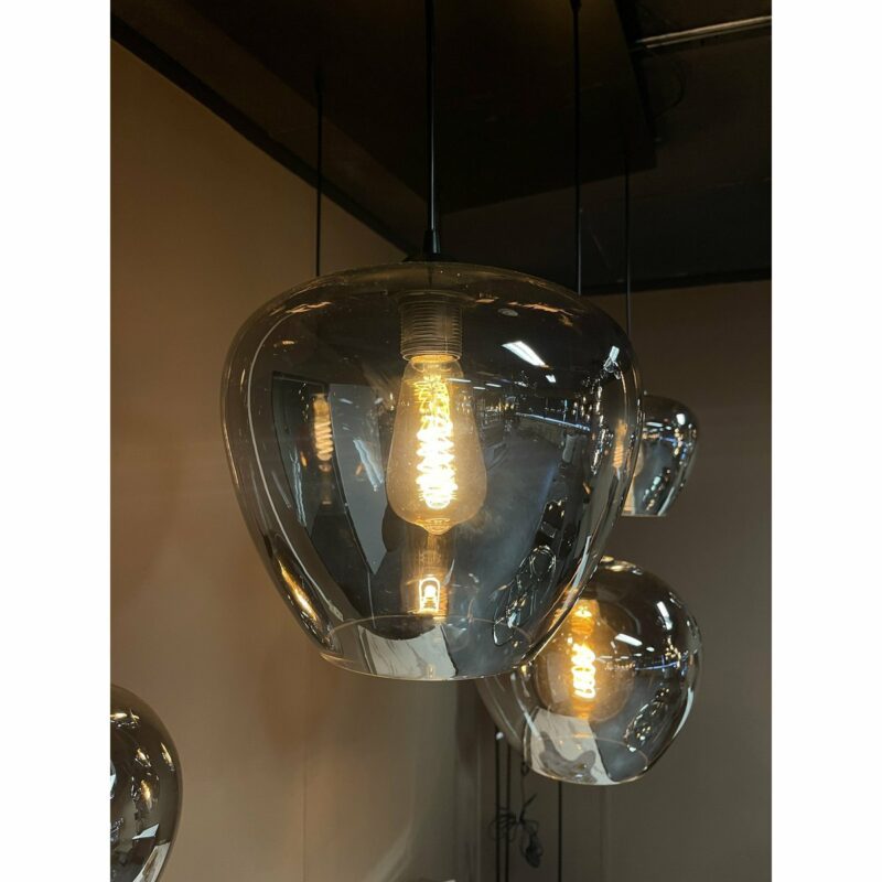 Bovenaanzicht van de Olivia hanglamp met een elegant en minimalistisch ontwerp