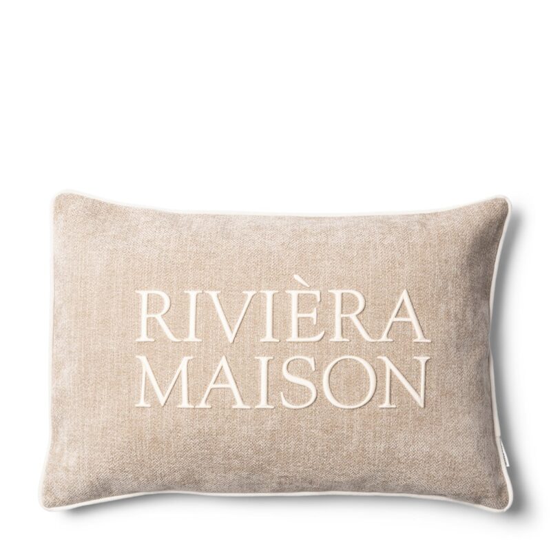 Vooraanzicht van de RM Evora kussenhoes 65×45 cm met witte bies en borduursel