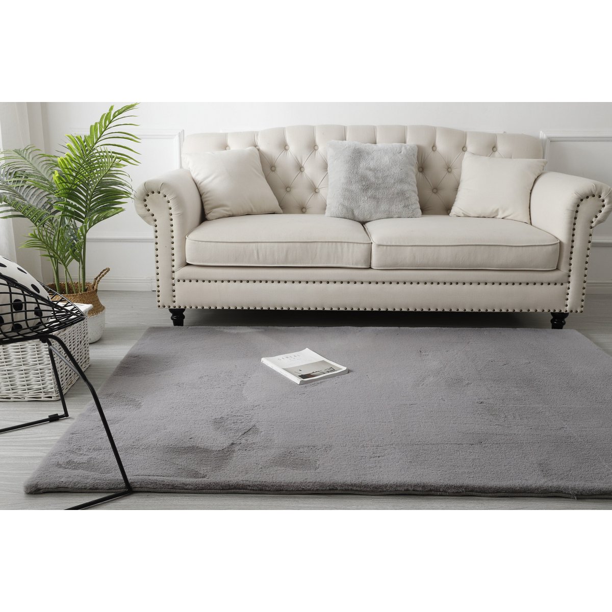 Vooraanzicht van het Fluffy vloerkleed in donkergrijs, formaat 80x300 cm