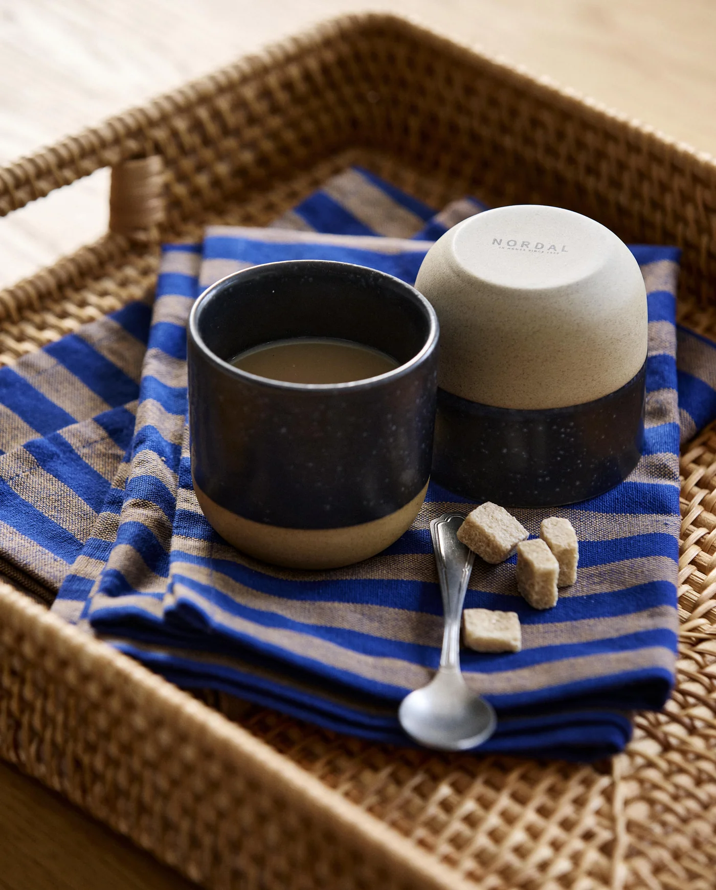 Nordal GRAINY Kopje S Donkerblauw Keramiek #57058 – Scandinavisch Design - Afbeelding 3
