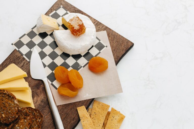 Marble Royale Cheese Board Presentation Cards van Manor Road